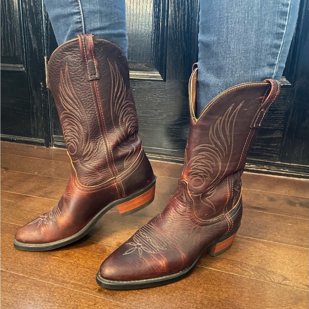 Women’s cowgirl boots